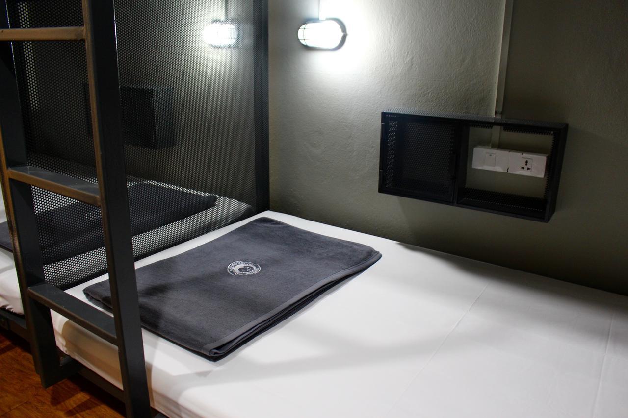 Mad Monkey Hostel バンコク都 エクステリア 写真