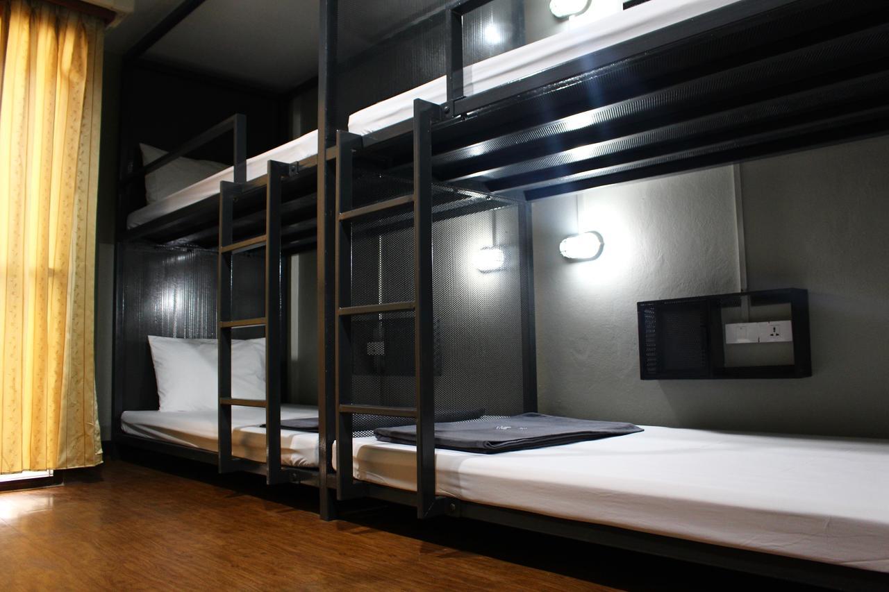 Mad Monkey Hostel バンコク都 エクステリア 写真