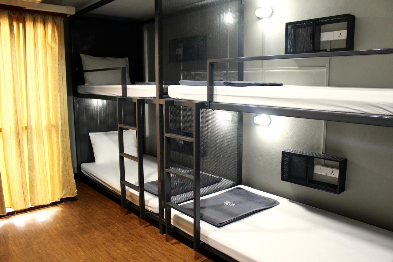 Mad Monkey Hostel バンコク都 エクステリア 写真