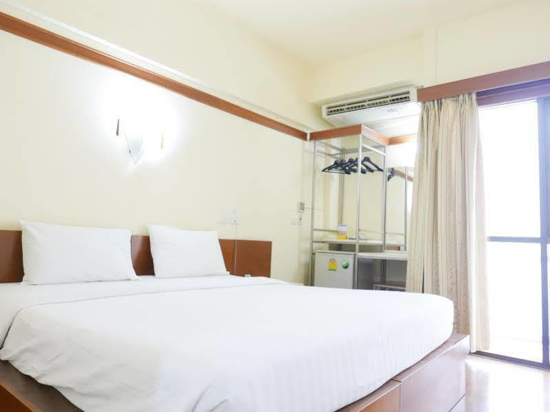 Mad Monkey Hostel バンコク都 エクステリア 写真
